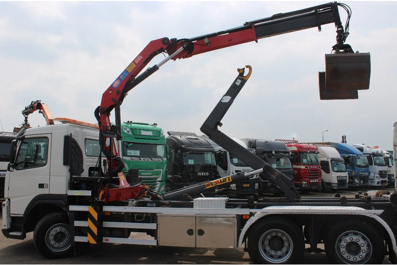 Volvo FM 330 + HMF 1035 + HOOKSYTEM HYVA + EURO 5 + 6X2 - شاحنة - نظام الكابلات, شاحنة كرين: صورة 4 Volvo FM 330 + HMF 1035 + HOOKSYTEM HYVA + EURO 5 + 6X2 - شاحنة - نظام الكابلات, شاحنة كرين: صورة 4