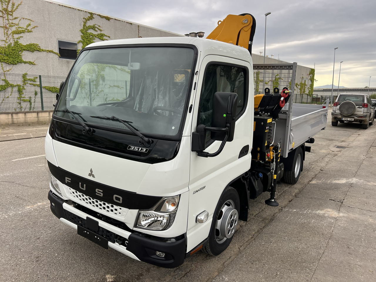 FUSO 35 3S - شاحنة كرين: صورة 1 FUSO 35 3S - شاحنة كرين: صورة 1