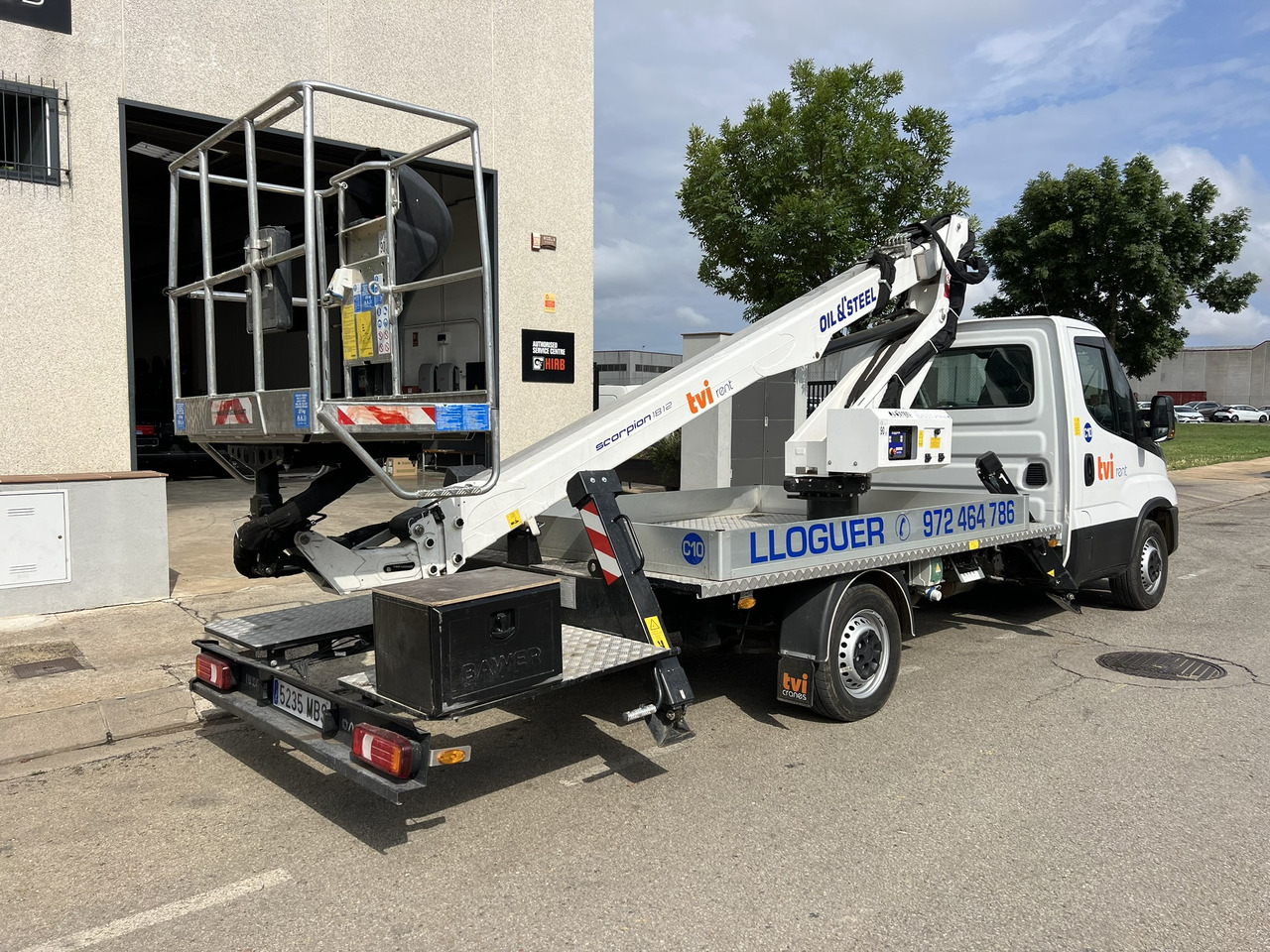 Iveco Daily + Oil&Steel Scorpion 1812 Smart Iveco Daily + Oil&Steel Scorpion 1812 Smart - منصة محمولة مثبتة على الشاحنة: صورة 4 Iveco Daily + Oil&Steel Scorpion 1812 Smart Iveco Daily + Oil&Steel Scorpion 1812 Smart - منصة محمولة مثبتة على الشاحنة: صورة 4
