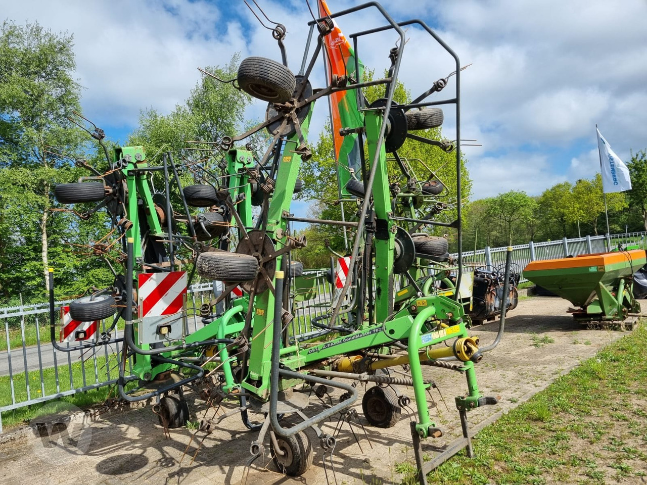 Deutz-Fahr Condimaster 7621 - نشارة الدريس/ شوكة جرف: صورة 3 Deutz-Fahr Condimaster 7621 - نشارة الدريس/ شوكة جرف: صورة 3