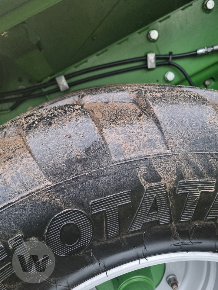 Krone Comprima CV 150 XC - آلة بالات دائرية: صورة 5 Krone Comprima CV 150 XC - آلة بالات دائرية: صورة 5