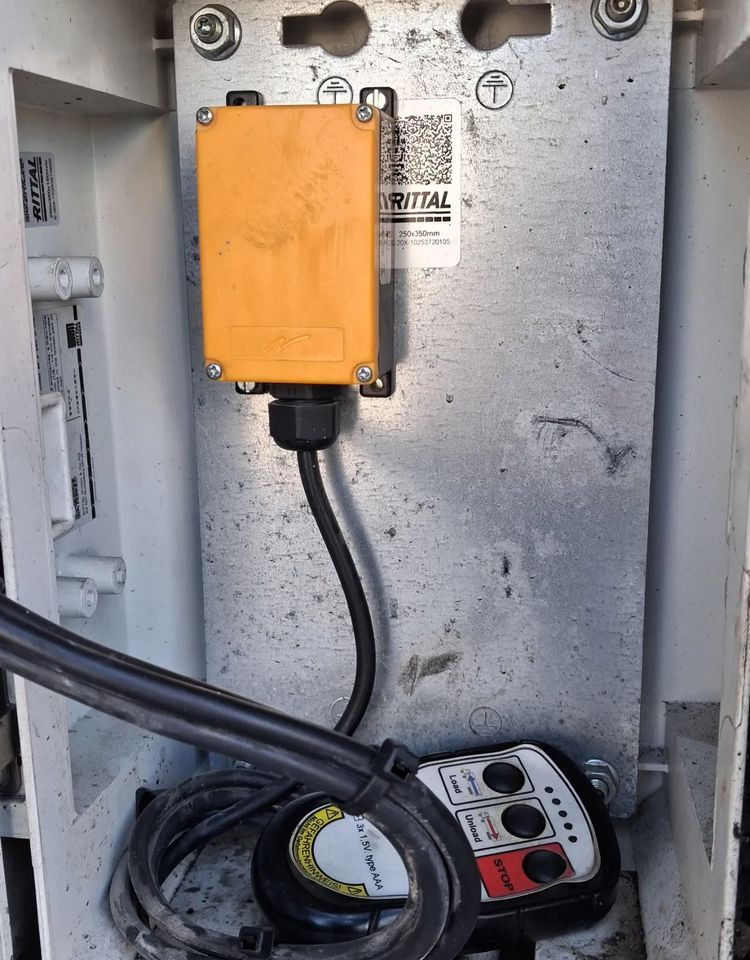 Reisch Ruchoma Podłoga 8mm - نصف مقطورة ذات أرضية سير: صورة 4 Reisch Ruchoma Podłoga 8mm - نصف مقطورة ذات أرضية سير: صورة 4