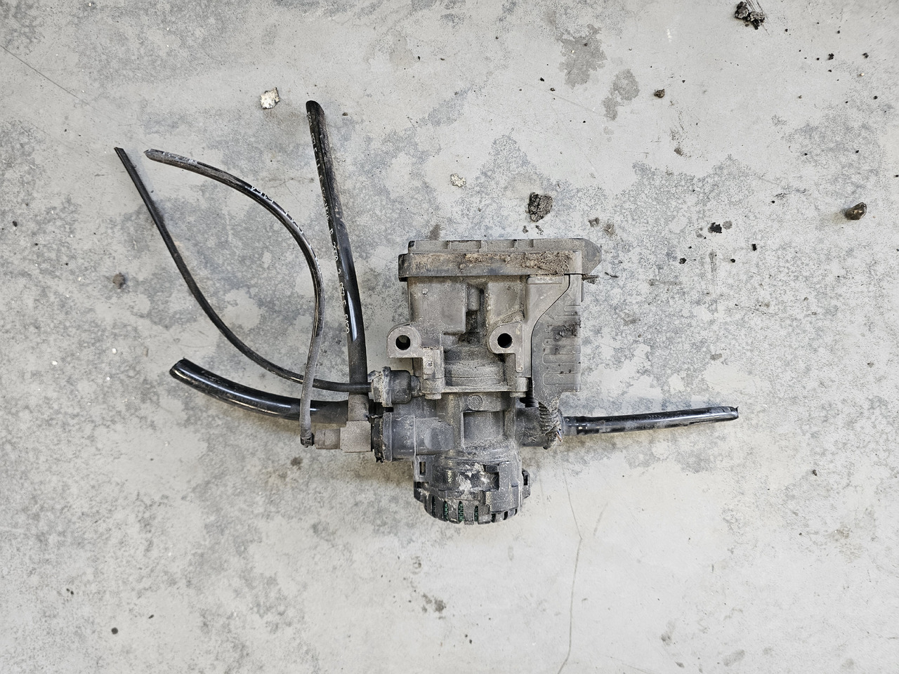 MAN TGX TGS / FRONT EBS VALVE / 81521066067 - صمام الفرامل: صورة 1 MAN TGX TGS / FRONT EBS VALVE / 81521066067 - صمام الفرامل: صورة 1