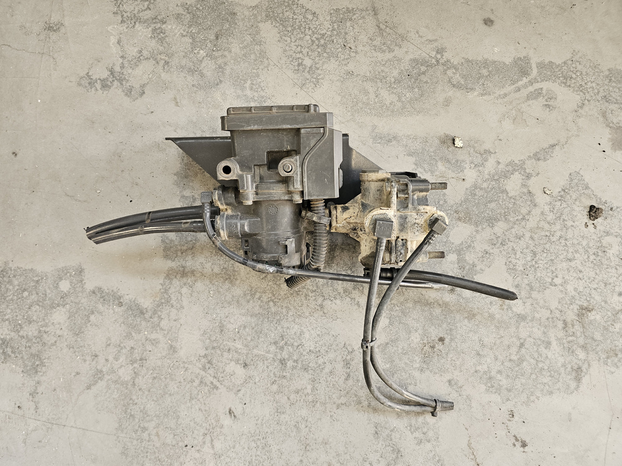 MERCEDES-BENZ ACTROS MP4 / FRONT EBS VALVE / K015420 / A0004295724 - صمام الفرامل: صورة 1 MERCEDES-BENZ ACTROS MP4 / FRONT EBS VALVE / K015420 / A0004295724 - صمام الفرامل: صورة 1