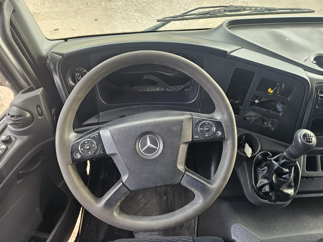 MERCEDES-BENZ ATEGO MP4 EURO 6 / DASHBOARD - RHD to LHD SWITCH SET - لوحة العدادات: صورة 3 MERCEDES-BENZ ATEGO MP4 EURO 6 / DASHBOARD - RHD to LHD SWITCH SET - لوحة العدادات: صورة 3