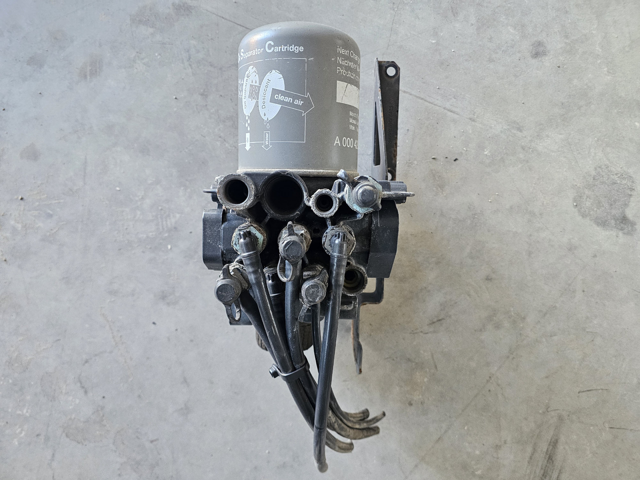 MERCEDES MP4 / AIR DRYIER / K102145 / A0014461964 - صمام الفرامل: صورة 4 MERCEDES MP4 / AIR DRYIER / K102145 / A0014461964 - صمام الفرامل: صورة 4