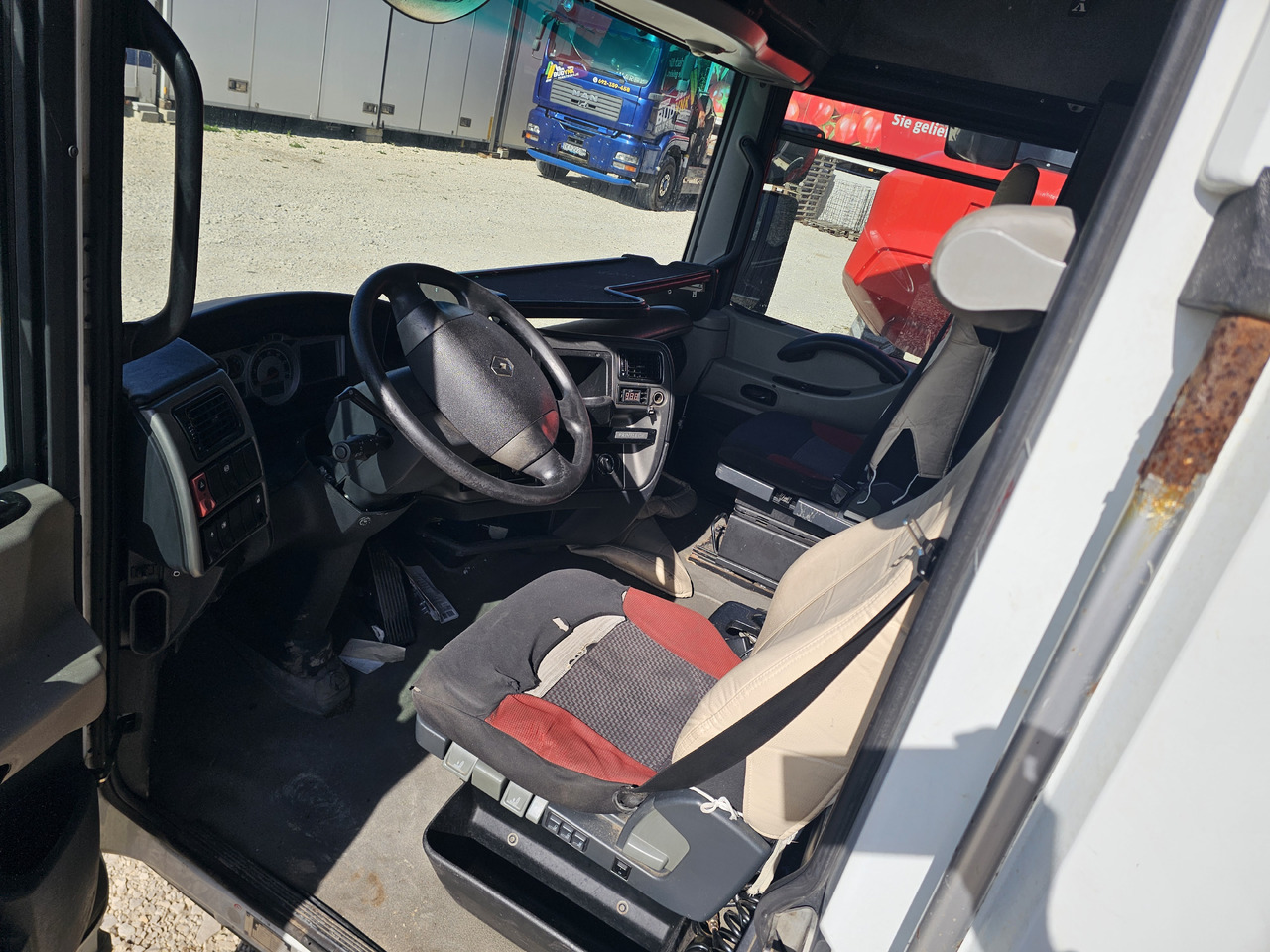 RENAULT MAGNUM DXI VEGA LIFT / COMPLETE CABINE - كابينة: صورة 5 RENAULT MAGNUM DXI VEGA LIFT / COMPLETE CABINE - كابينة: صورة 5