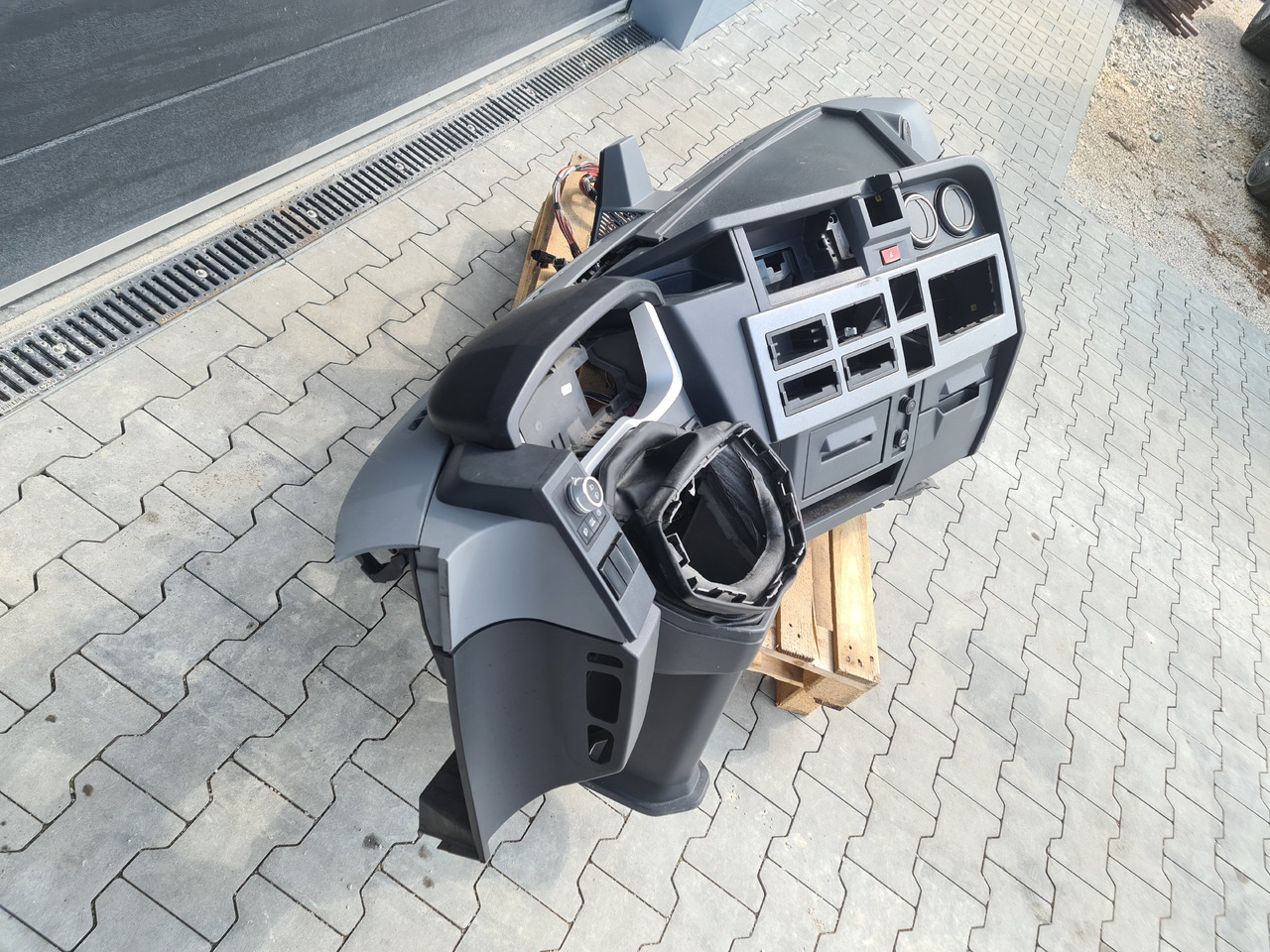 RENAULT RANGE T / COMPLETE DASHBOARD - لوحة العدادات: صورة 2 RENAULT RANGE T / COMPLETE DASHBOARD - لوحة العدادات: صورة 2