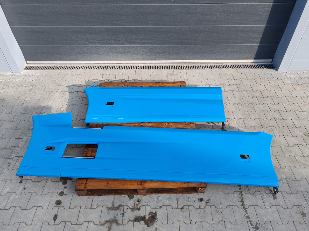 RENAULT RANGE T EURO 6 / SIDE SPOILERS SET - قطع الغيار: صورة 2 RENAULT RANGE T EURO 6 / SIDE SPOILERS SET - قطع الغيار: صورة 2