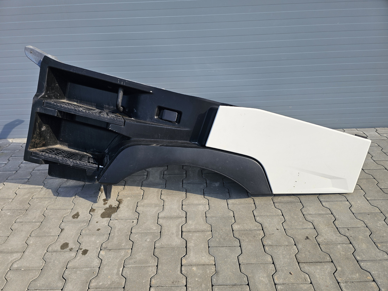 RENAULT RANGE T / HIGH CAB / LEFT FOOTSTEP / 82244459 - موطئ القدم: صورة 2 RENAULT RANGE T / HIGH CAB / LEFT FOOTSTEP / 82244459 - موطئ القدم: صورة 2