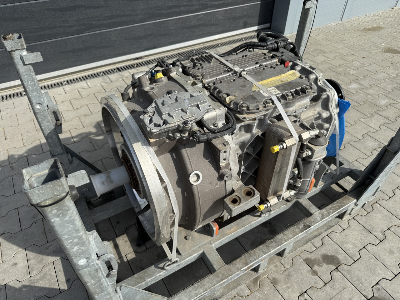 VOLVO BUS HYBRID Automatic gearbox AT2412F electric motor EMDS120 (EMD300B) / NEW - صندوق التروس - حافلة المدينة: صورة 3 VOLVO BUS HYBRID Automatic gearbox AT2412F electric motor EMDS120 (EMD300B) / NEW - صندوق التروس - حافلة المدينة: صورة 3