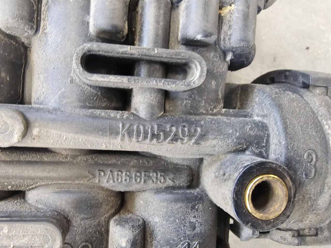 VOLVO FH FM EURO 6 / ECAS SUNSPENSION VALVE / K015292 21083657 - صمام الفرامل: صورة 5 VOLVO FH FM EURO 6 / ECAS SUNSPENSION VALVE / K015292 21083657 - صمام الفرامل: صورة 5
