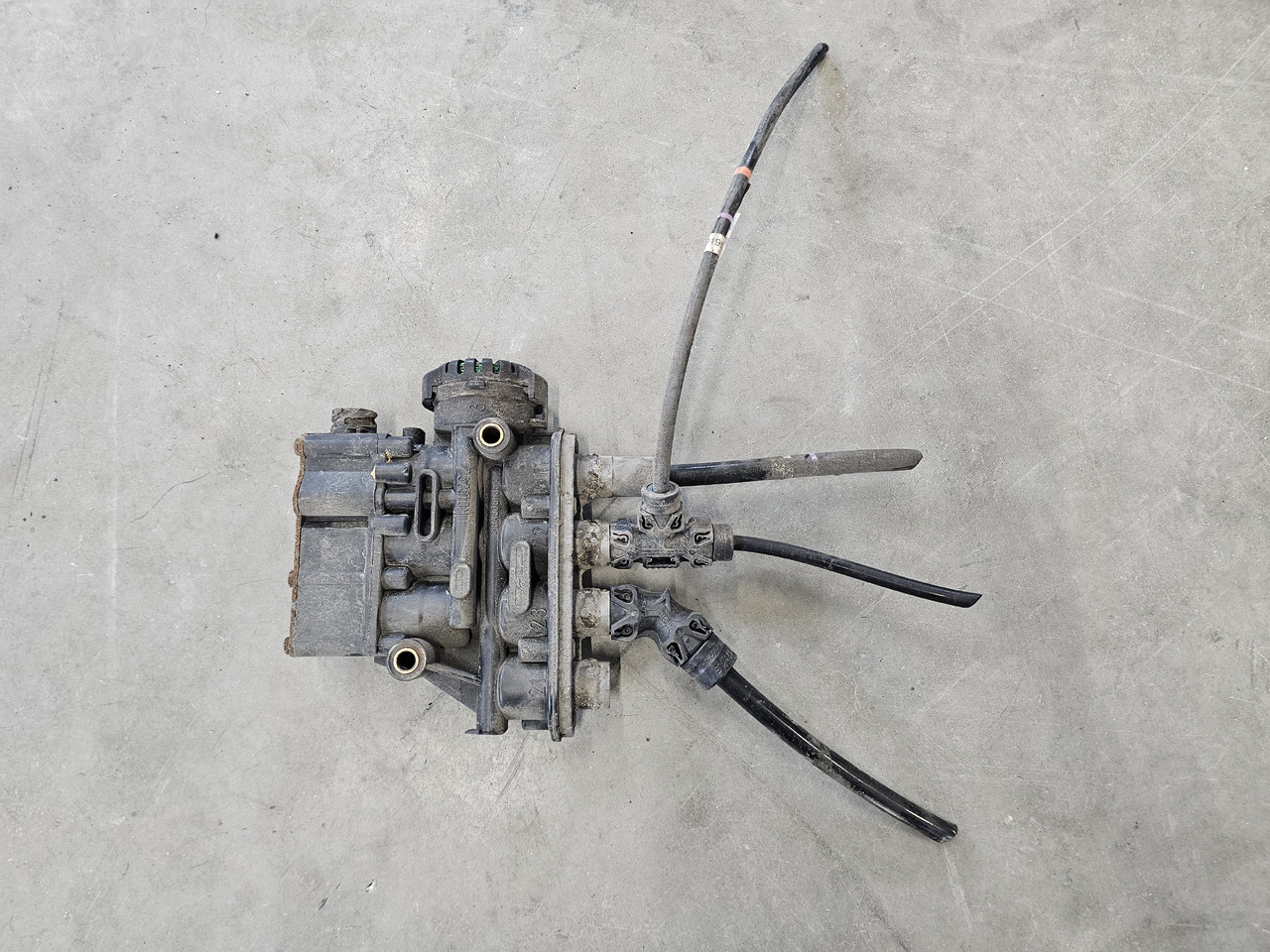 VOLVO FH FM EURO 6 / ECAS SUNSPENSION VALVE / K015292 21083657 - صمام الفرامل: صورة 2 VOLVO FH FM EURO 6 / ECAS SUNSPENSION VALVE / K015292 21083657 - صمام الفرامل: صورة 2