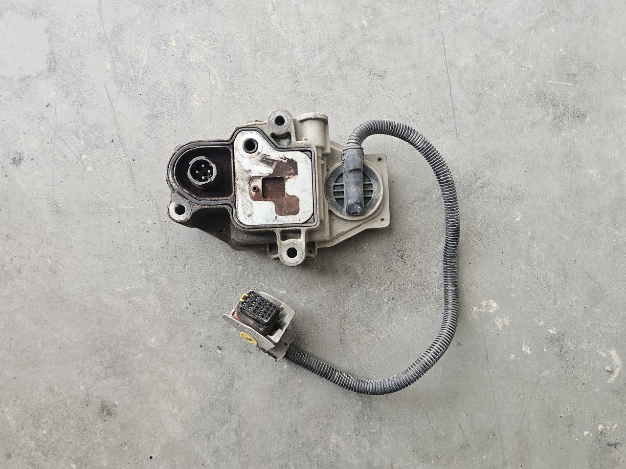 VOLVO FH FM / PWM CLUTCH VALVE / ISHIFT / 21965284 - علبة التروس و قطع الغيار: صورة 4 VOLVO FH FM / PWM CLUTCH VALVE / ISHIFT / 21965284 - علبة التروس و قطع الغيار: صورة 4