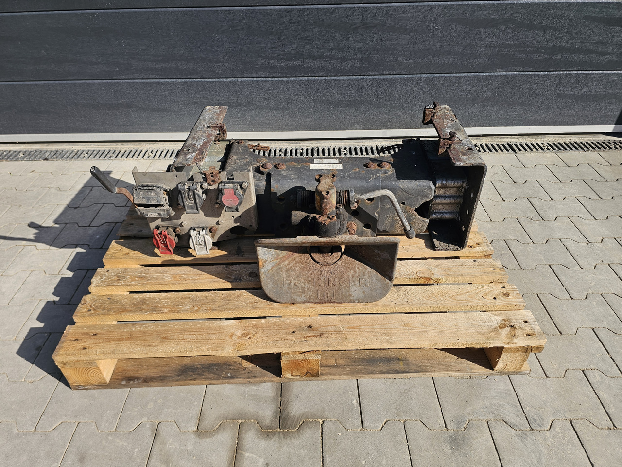 VOLVO FH FM / ROCKINGER TRAILER COUPLING / COMPLETE - قارنة سرجية: صورة 2 VOLVO FH FM / ROCKINGER TRAILER COUPLING / COMPLETE - قارنة سرجية: صورة 2