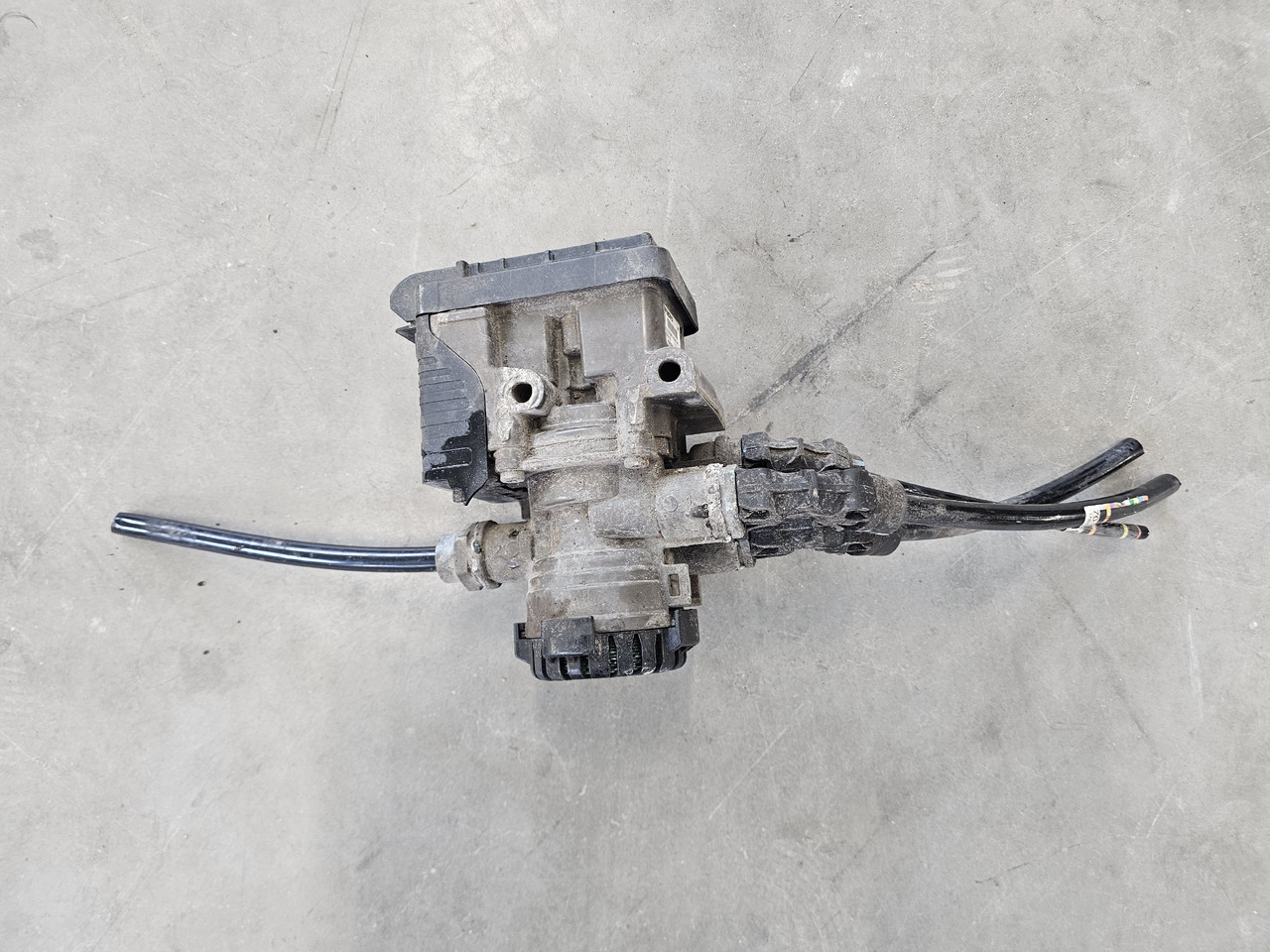 VOLVO FH4 FM4 EURO 6 / EBS VALVE FRONT / 22225550 - صمام الفرامل: صورة 3 VOLVO FH4 FM4 EURO 6 / EBS VALVE FRONT / 22225550 - صمام الفرامل: صورة 3