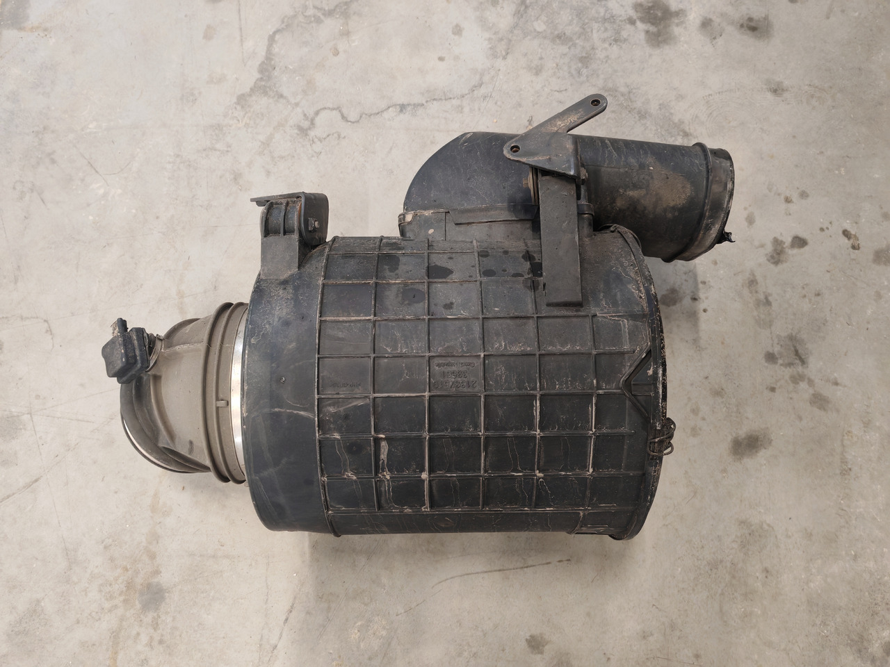 VOLVO FH5 FM5 EURO 6 / COMPLETE AIR FILTER / 22990421 - فلتر هواء: صورة 3 VOLVO FH5 FM5 EURO 6 / COMPLETE AIR FILTER / 22990421 - فلتر هواء: صورة 3