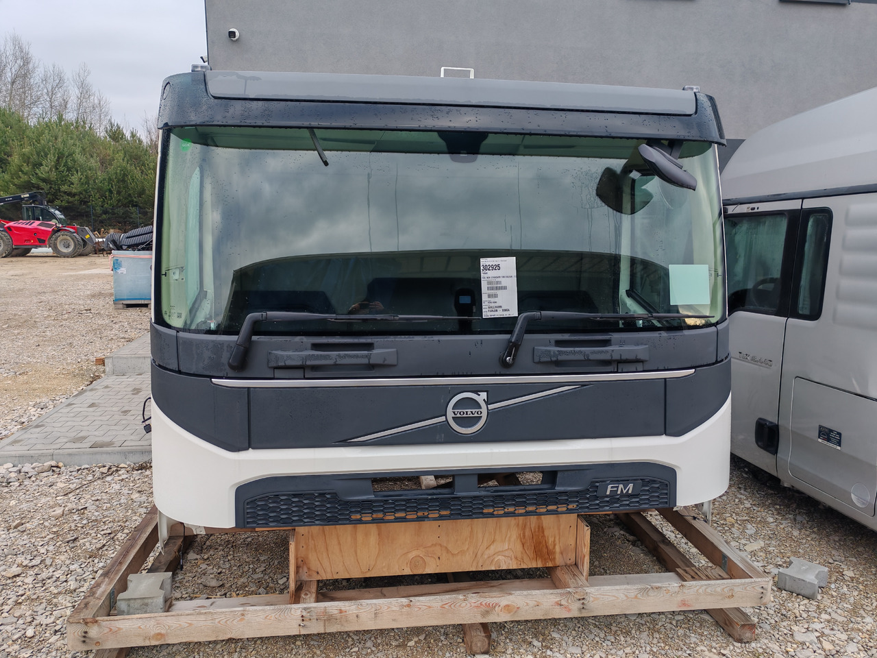 VOLVO FM5 FMX LOW DAY CAB CABINE / COLOR: 91107 / BRAND NEW - كابينة: صورة 3 VOLVO FM5 FMX LOW DAY CAB CABINE / COLOR: 91107 / BRAND NEW - كابينة: صورة 3