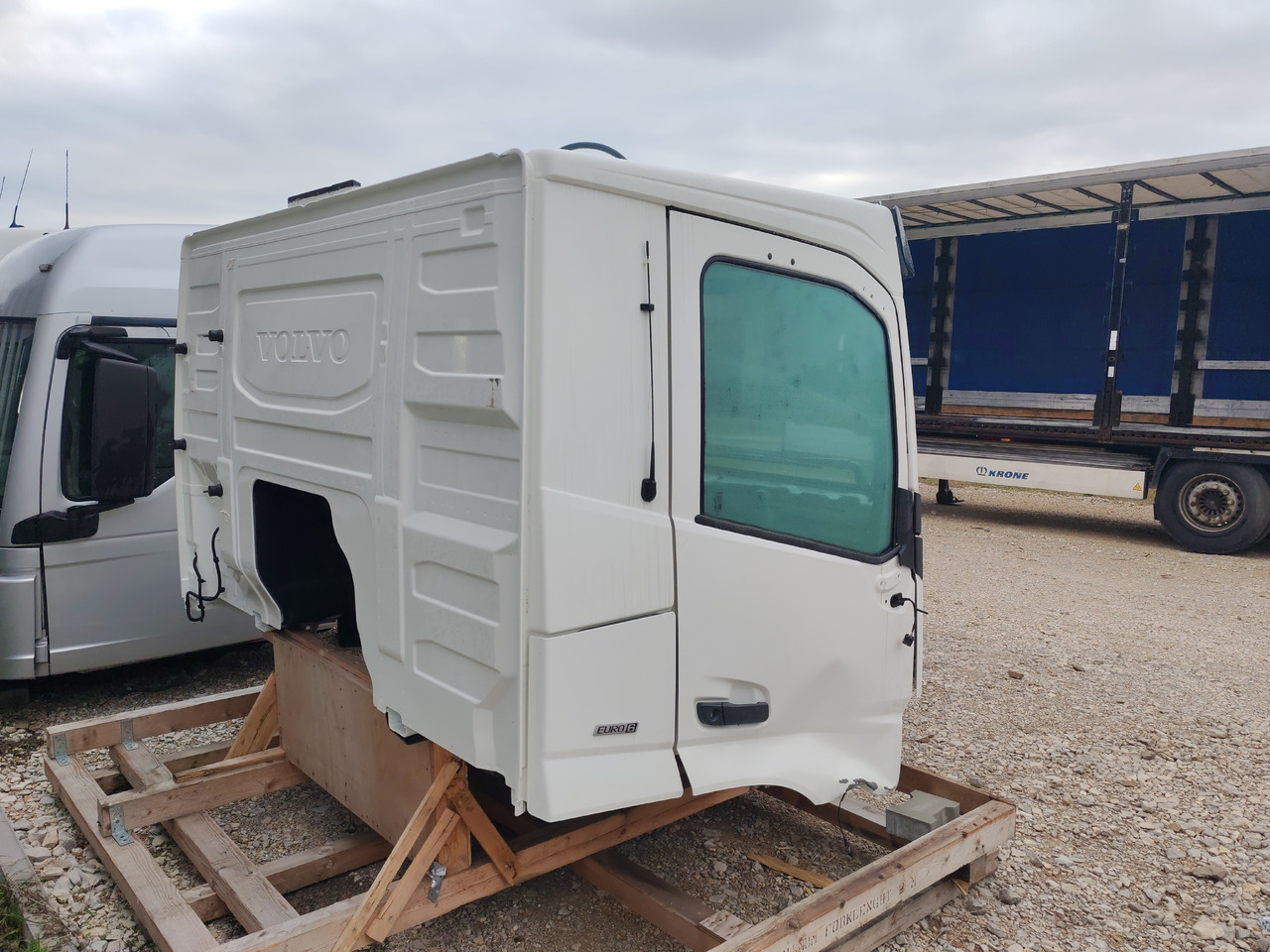 VOLVO FM5 FMX LOW DAY CAB CABINE / COLOR: 91107 / BRAND NEW - كابينة: صورة 5 VOLVO FM5 FMX LOW DAY CAB CABINE / COLOR: 91107 / BRAND NEW - كابينة: صورة 5