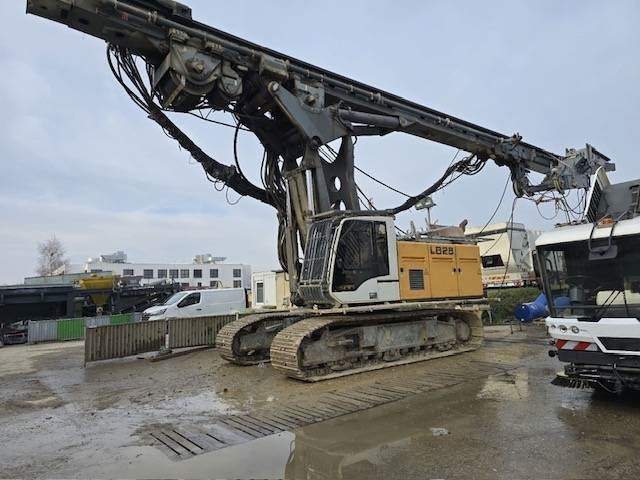 Liebherr LB 28 - ناقلة الأكوام: صورة 4 Liebherr LB 28 - ناقلة الأكوام: صورة 4