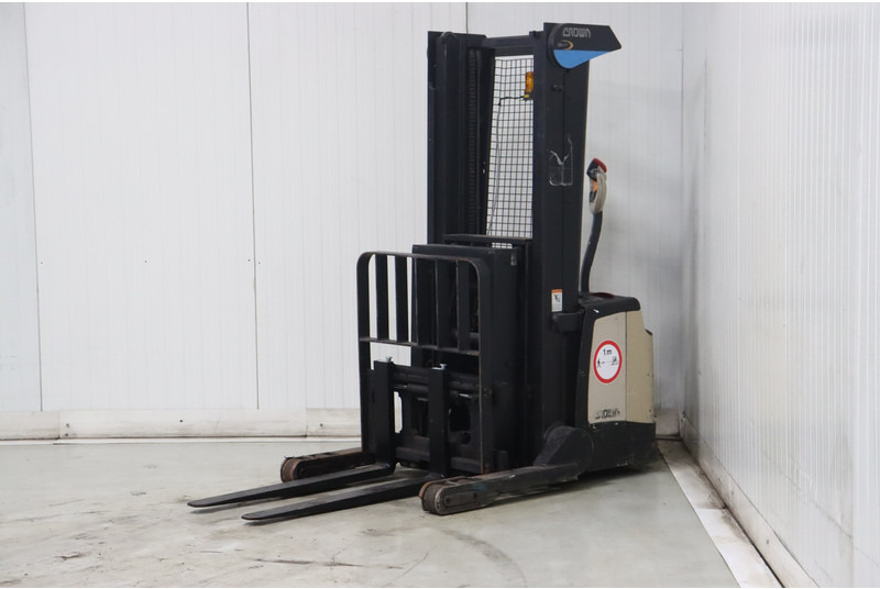 Crown SHR5520-1.13 - آلة تكديس: صورة 5 Crown SHR5520-1.13 - آلة تكديس: صورة 5