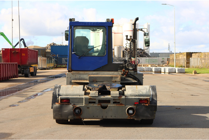 Terberg TT220 - شاحنة نقل نصف مقطورة بالميناء: صورة 5 Terberg TT220 - شاحنة نقل نصف مقطورة بالميناء: صورة 5