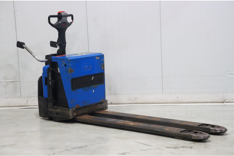 Toyota LPE200/8 - شاحنة نقل الطبالي: صورة 1 Toyota LPE200/8 - شاحنة نقل الطبالي: صورة 1