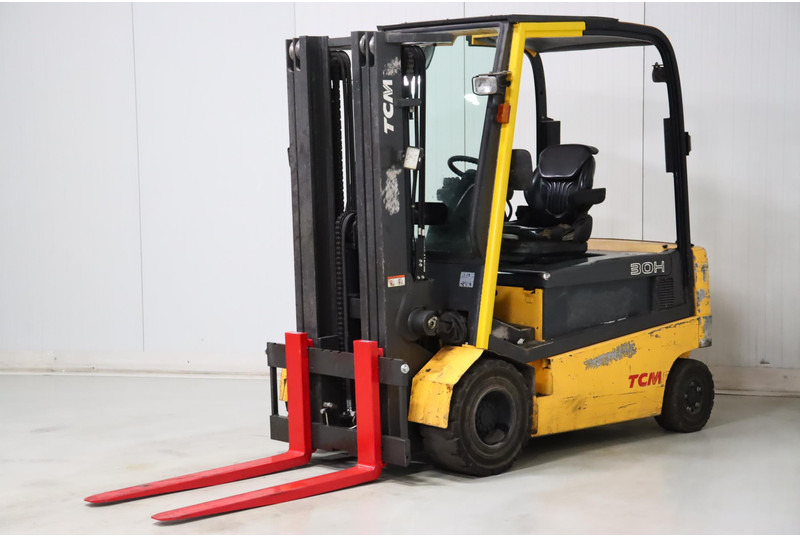 UniCarriers G1Q2L30H - رافعة شوكية كهربائية: صورة 3 UniCarriers G1Q2L30H - رافعة شوكية كهربائية: صورة 3