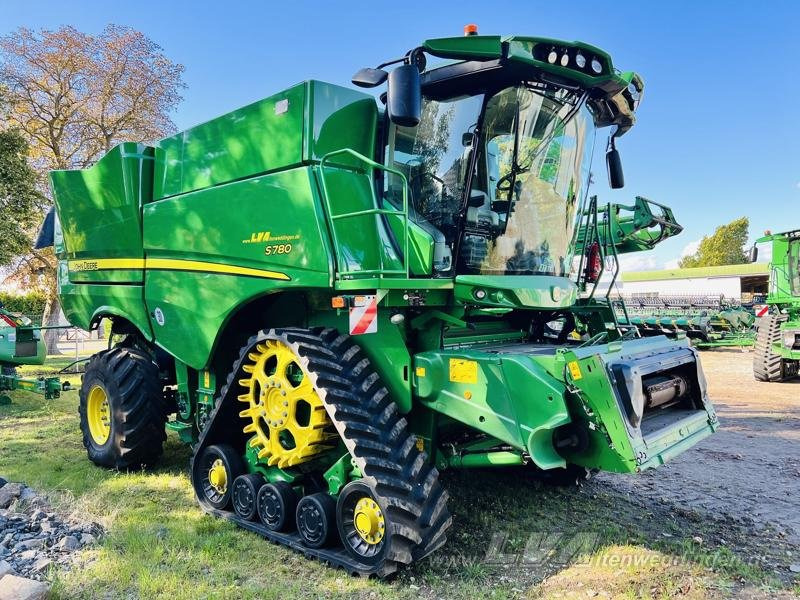 John Deere S780 - حصادة: صورة 2 John Deere S780 - حصادة: صورة 2