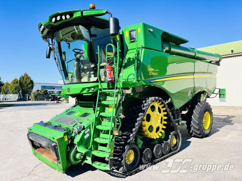 John Deere S790 - حصادة: صورة 1 John Deere S790 - حصادة: صورة 1