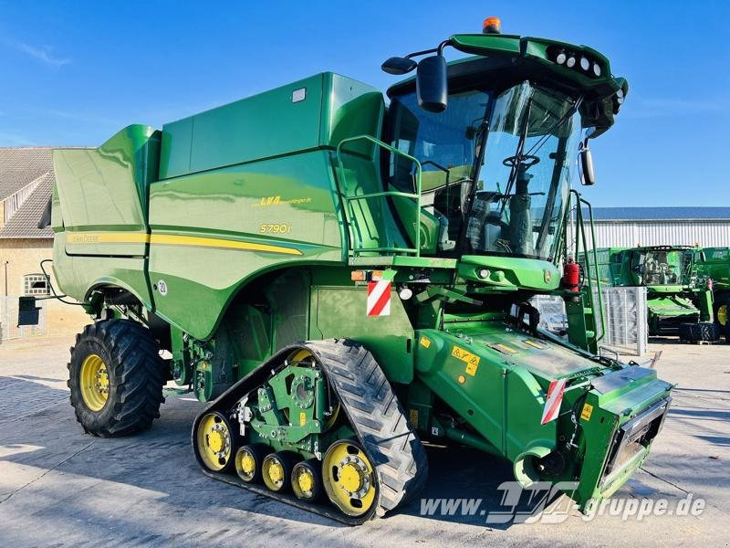 John Deere S790 - حصادة: صورة 2 John Deere S790 - حصادة: صورة 2