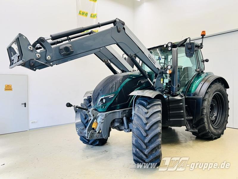Valtra T174 - جرار: صورة 1 Valtra T174 - جرار: صورة 1