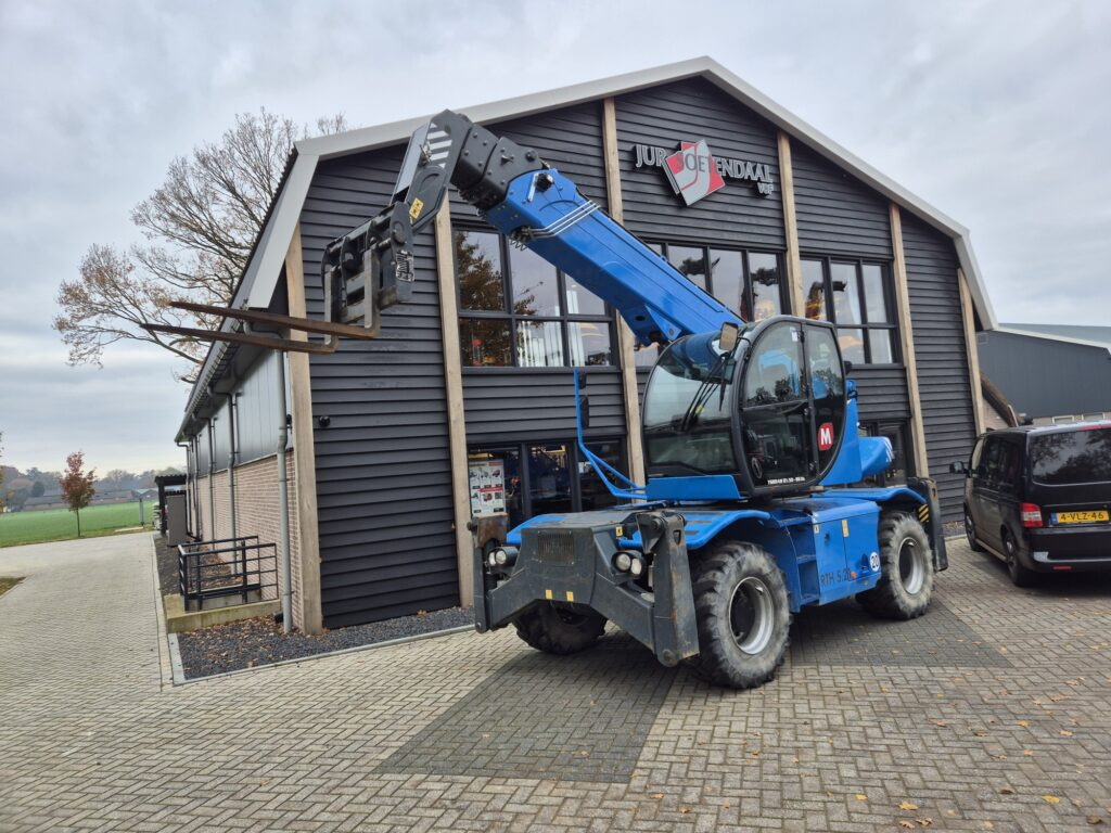 MAGNI RTH 5.21 - آلة رفع ونقل تلسكوبية: صورة 2 MAGNI RTH 5.21 - آلة رفع ونقل تلسكوبية: صورة 2