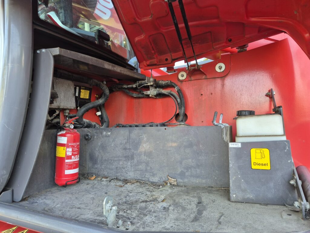 آلة رفع ونقل تلسكوبية MANITOU MRT 1850+ privilege: صورة 18