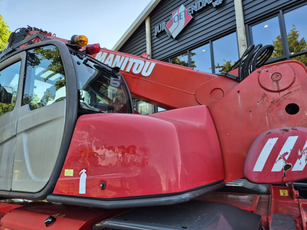 آلة رفع ونقل تلسكوبية MANITOU MRT 1850+ privilege: صورة 17