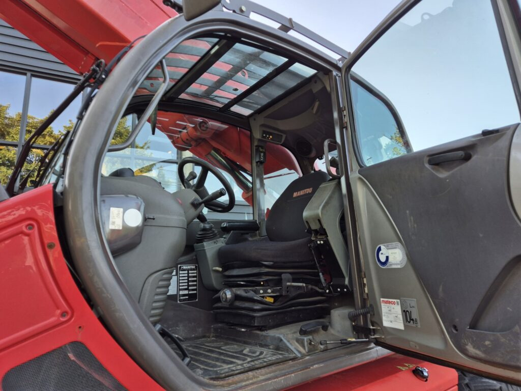 آلة رفع ونقل تلسكوبية MANITOU MRT 1850+ privilege: صورة 19