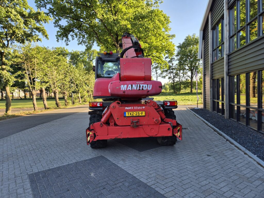 آلة رفع ونقل تلسكوبية MANITOU MRT 1850+ privilege: صورة 6