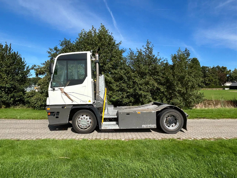 Terberg YT 223 | LOW HOURS | AIRCO | MEGA LOW LOADER | - شاحنة نقل نصف مقطورة بالميناء: صورة 4 Terberg YT 223 | LOW HOURS | AIRCO | MEGA LOW LOADER | - شاحنة نقل نصف مقطورة بالميناء: صورة 4