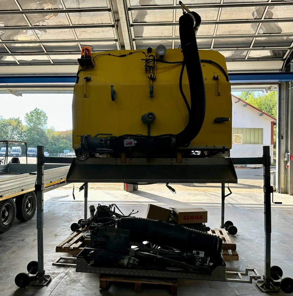 Unimog Aufbaukehrmaschine Trilety SK-370 - سياره كنس شوارع: صورة 5 Unimog Aufbaukehrmaschine Trilety SK-370 - سياره كنس شوارع: صورة 5