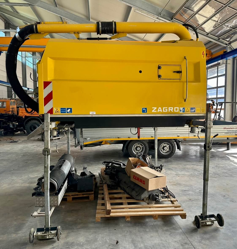 Unimog Aufbaukehrmaschine Trilety SK-370 - قطع الغيار - سياره كنس شوارع: صورة 3 Unimog Aufbaukehrmaschine Trilety SK-370 - قطع الغيار - سياره كنس شوارع: صورة 3