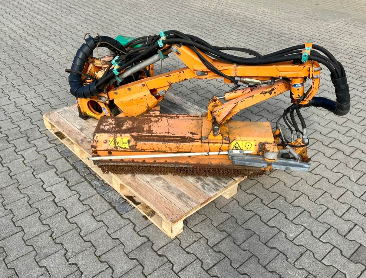 Unimog Randstreifenmulcher Mulag MRK 300 - جزازة حافة: صورة 2 Unimog Randstreifenmulcher Mulag MRK 300 - جزازة حافة: صورة 2