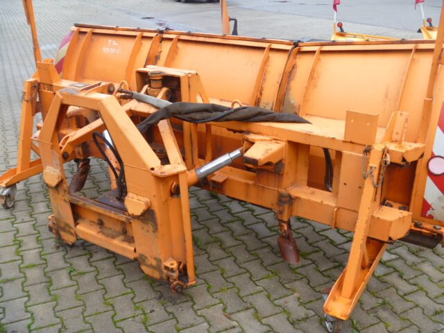 Unimog Schneepflug - Schneeschild Beilhack PV28-3 - كاسحة ثلوج: صورة 3 Unimog Schneepflug - Schneeschild Beilhack PV28-3 - كاسحة ثلوج: صورة 3