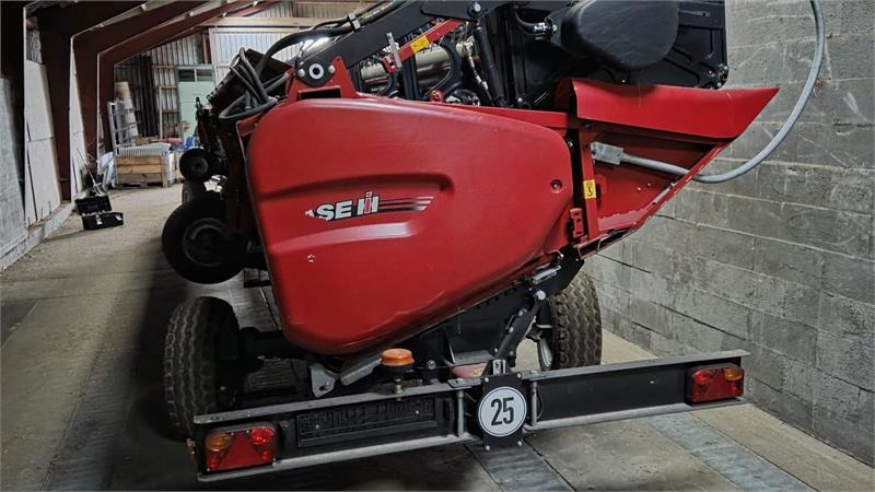 Case IH 8250 Axial-Flow med 35fod Varicut skærebord. Dansk - حصادة: صورة 5 Case IH 8250 Axial-Flow med 35fod Varicut skærebord. Dansk - حصادة: صورة 5