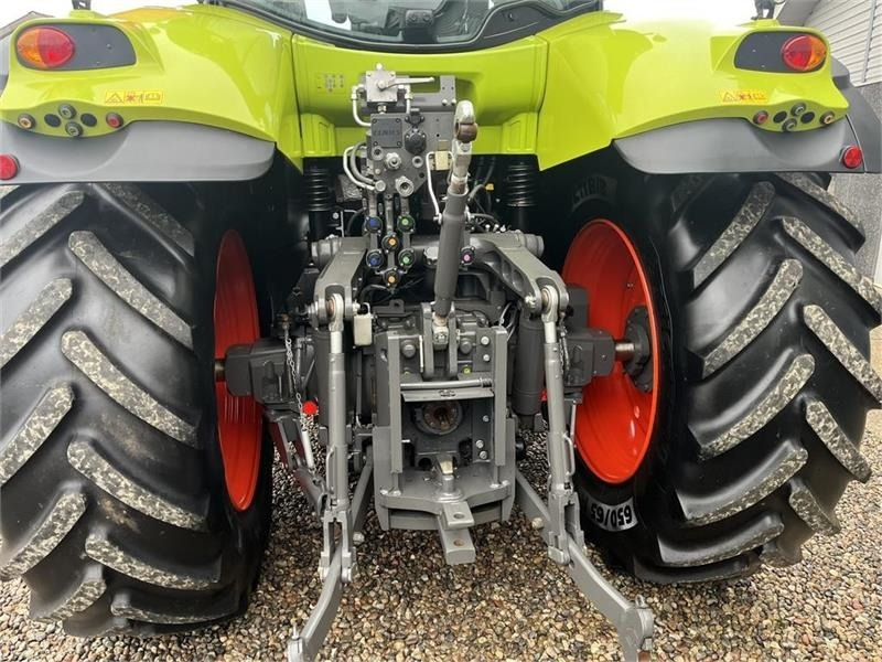 Claas Axion 830 med frontlift og front PTO - جرار: صورة 2 Claas Axion 830 med frontlift og front PTO - جرار: صورة 2
