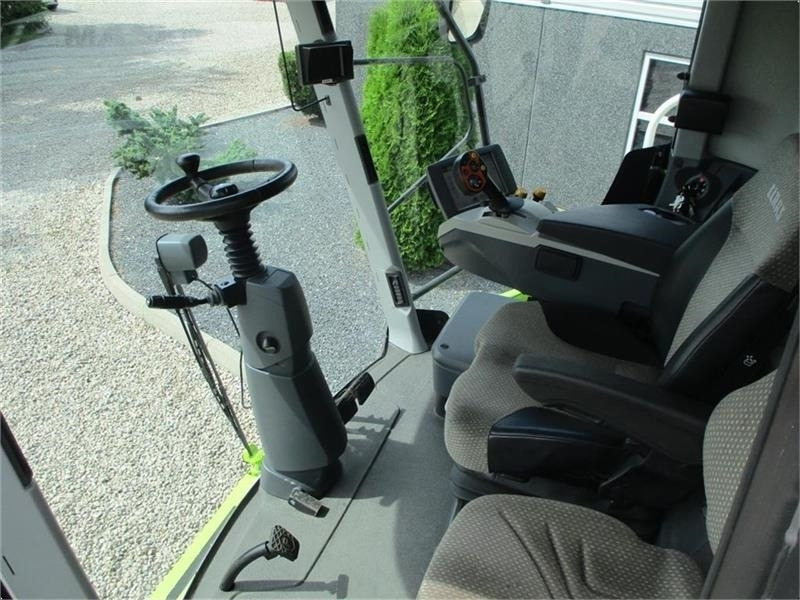 Claas LEXION 750 Gårdmaskine med kun 1480timer og V900 s - حصادة: صورة 4 Claas LEXION 750 Gårdmaskine med kun 1480timer og V900 s - حصادة: صورة 4