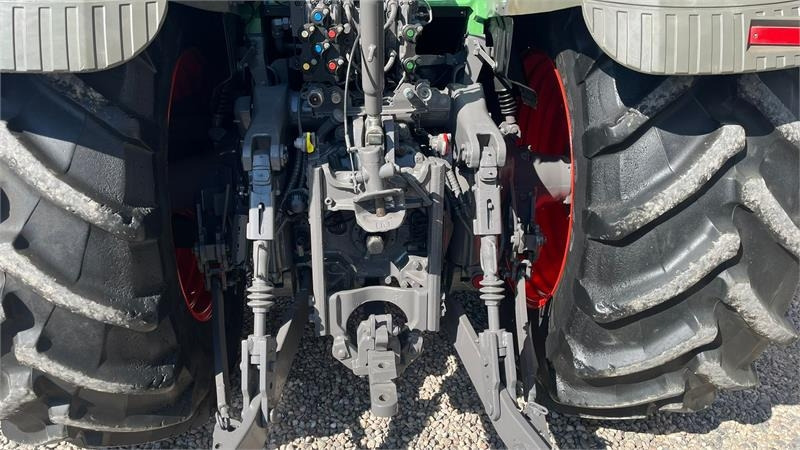 Fendt 828 Profi model. Meget flot traktor med nye fordæ - جرار: صورة 5 Fendt 828 Profi model. Meget flot traktor med nye fordæ - جرار: صورة 5