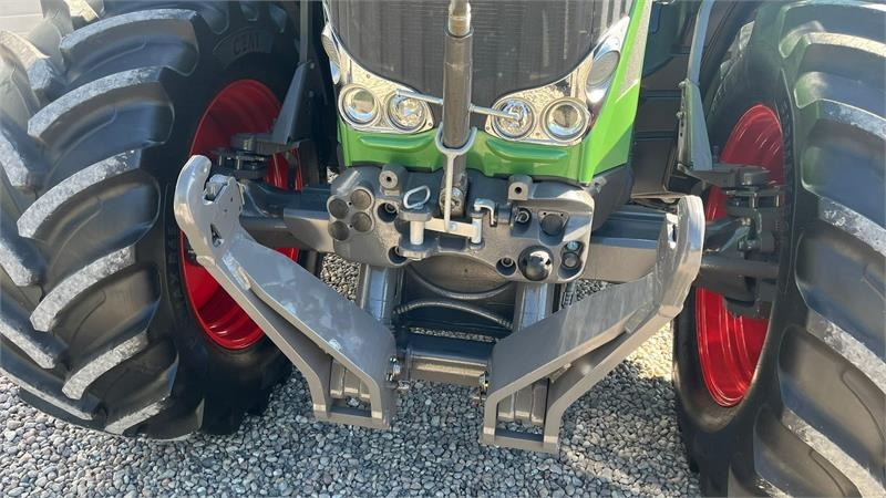 Fendt 828 Profi model. Meget flot traktor med nye fordæ - جرار: صورة 4 Fendt 828 Profi model. Meget flot traktor med nye fordæ - جرار: صورة 4