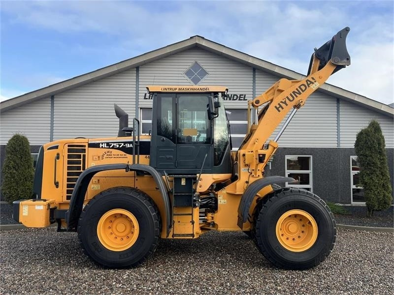 Hyundai 757-9A Med hurtigskifte og centralsmørring. Lock-u - اللودر بعجل: صورة 4 Hyundai 757-9A Med hurtigskifte og centralsmørring. Lock-u - اللودر بعجل: صورة 4