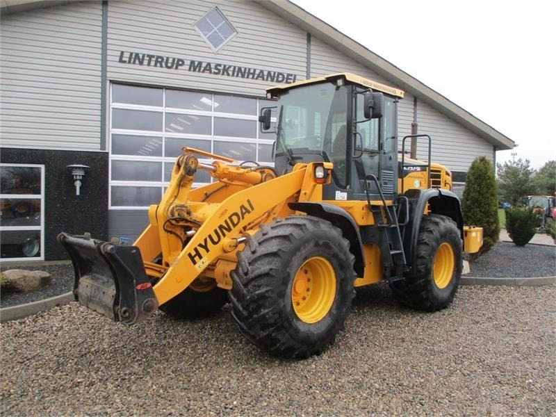 Hyundai 757-9A med 620/75R26 traktor hjul montering på - اللودر بعجل: صورة 4 Hyundai 757-9A med 620/75R26 traktor hjul montering på - اللودر بعجل: صورة 4