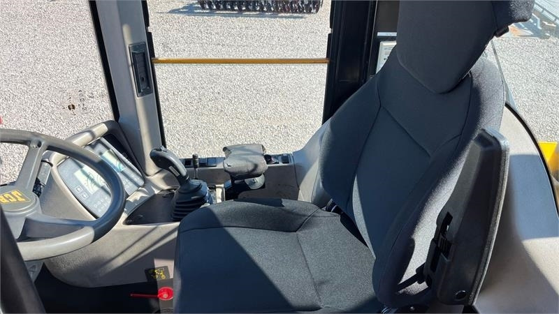 JCB 426 med traktor dækmontering og hurtigskifte samt - اللودر بعجل: صورة 4 JCB 426 med traktor dækmontering og hurtigskifte samt - اللودر بعجل: صورة 4